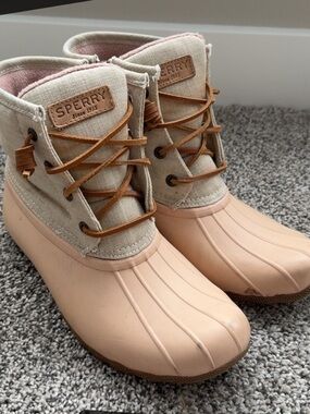 Sperry Women's Two-Tone Duck Boots in Pink and Beige